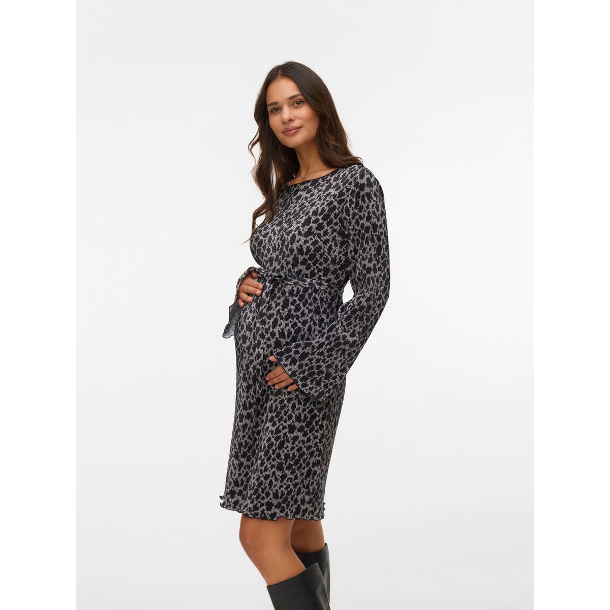 Robe ash, MAMA LICIOUS