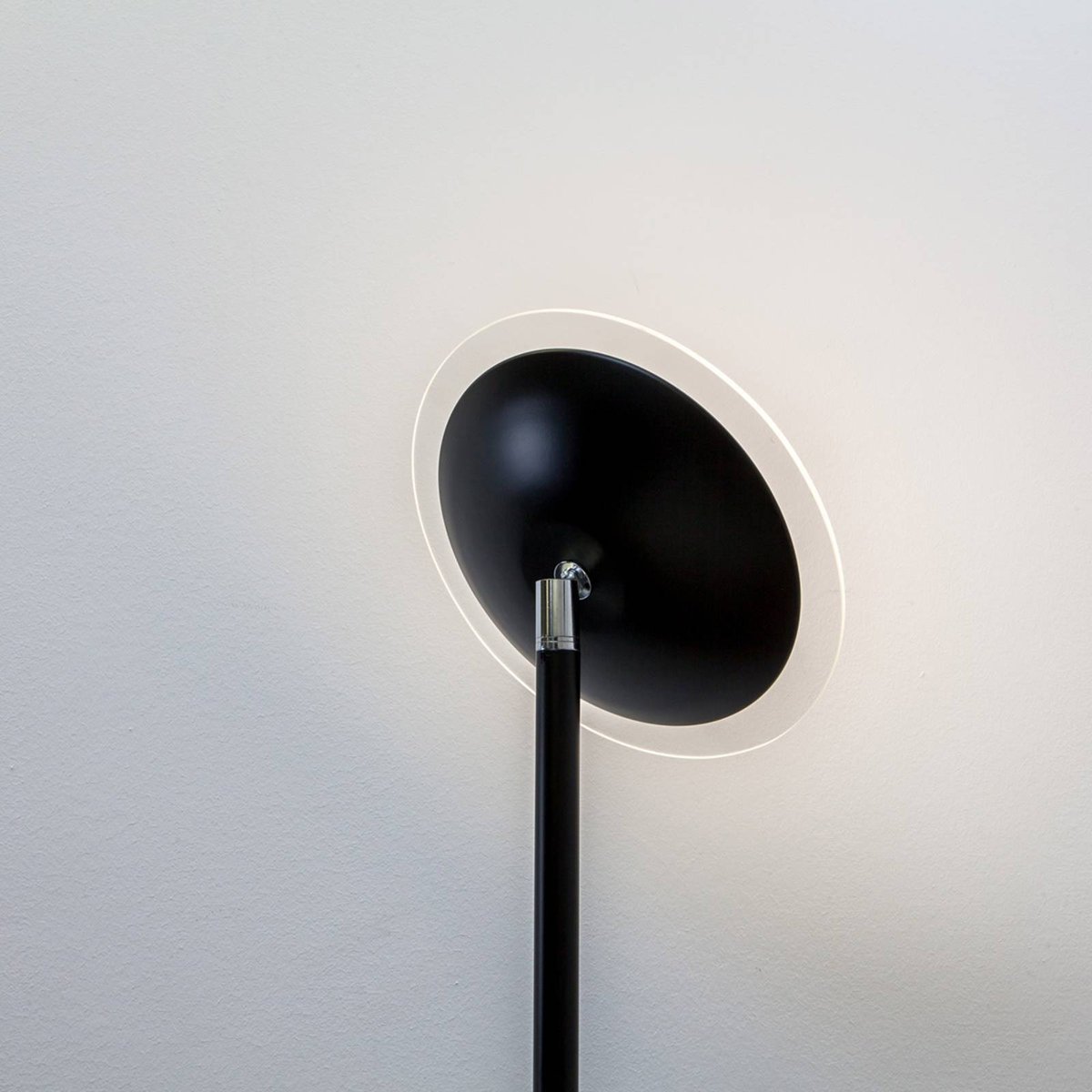 Lampadaire en métal moderneLED, Malea noir, transparent, LINDBY