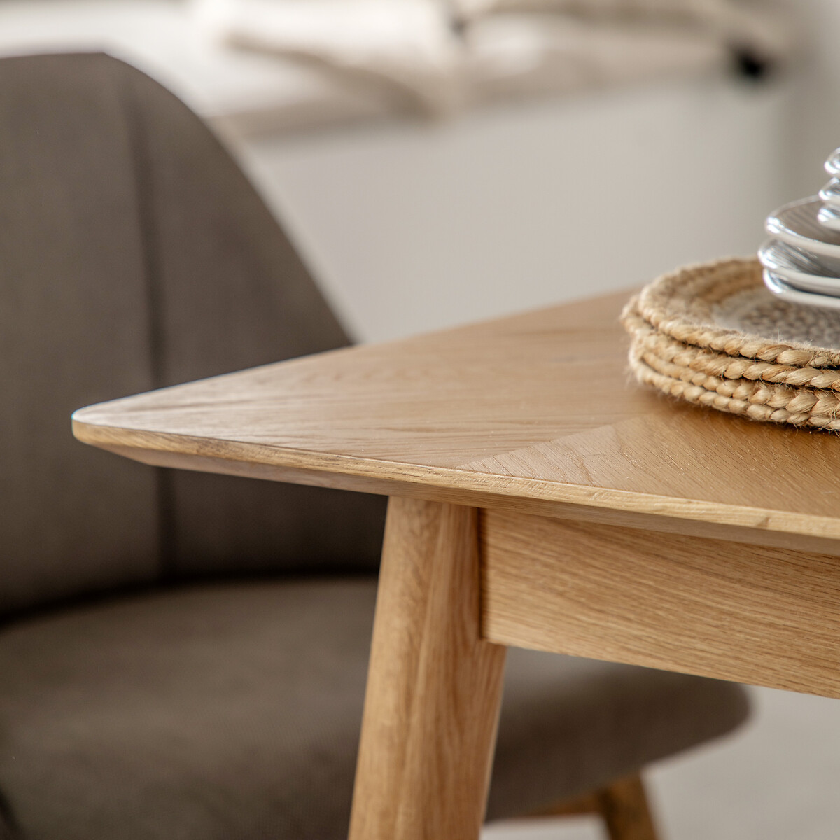 Dhule Herringbone Oak Extendable Dining Table (Seats 6-8) light wood, ÉDITÉ