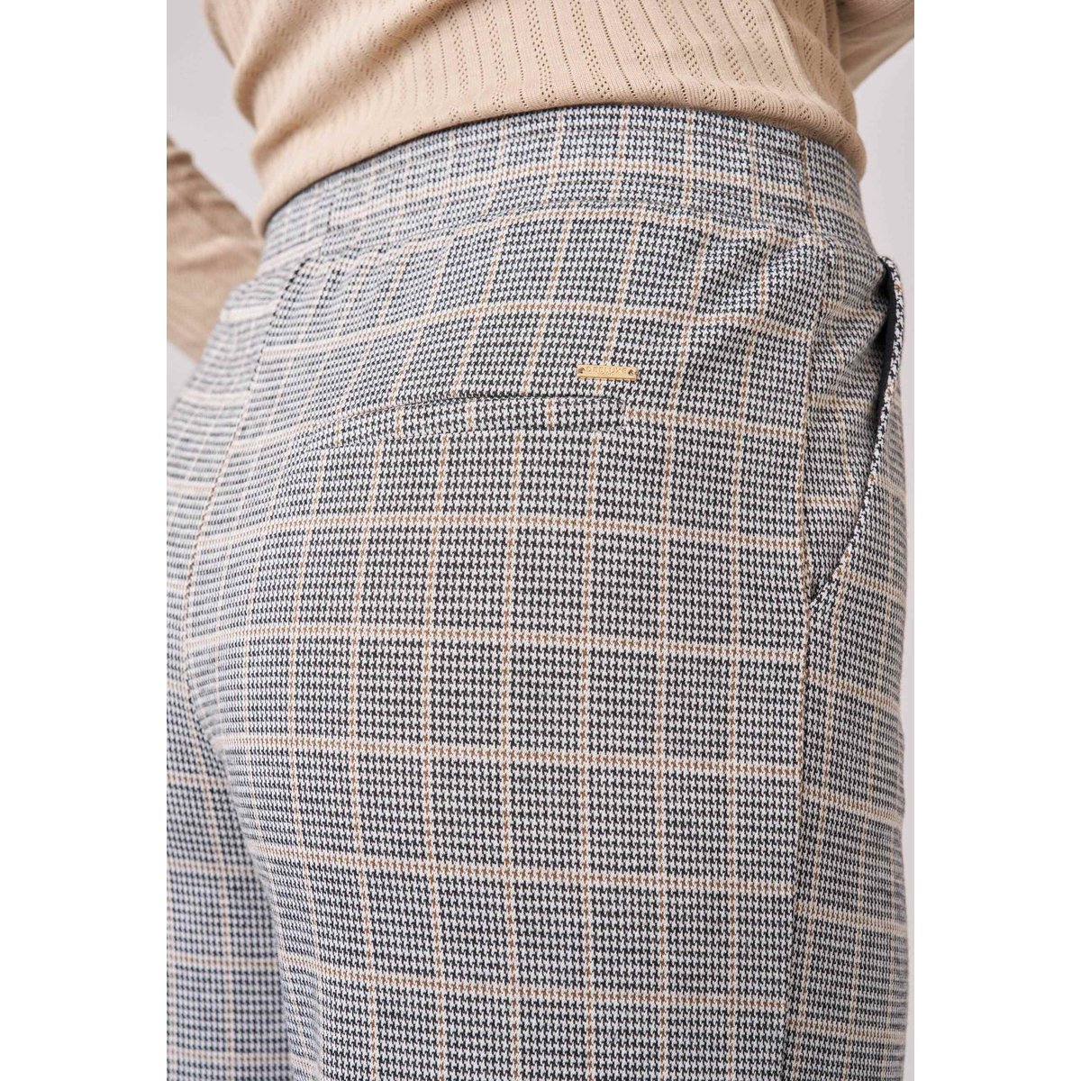Pantalon regular femme à carreaux ZOELI black, DEELUXE