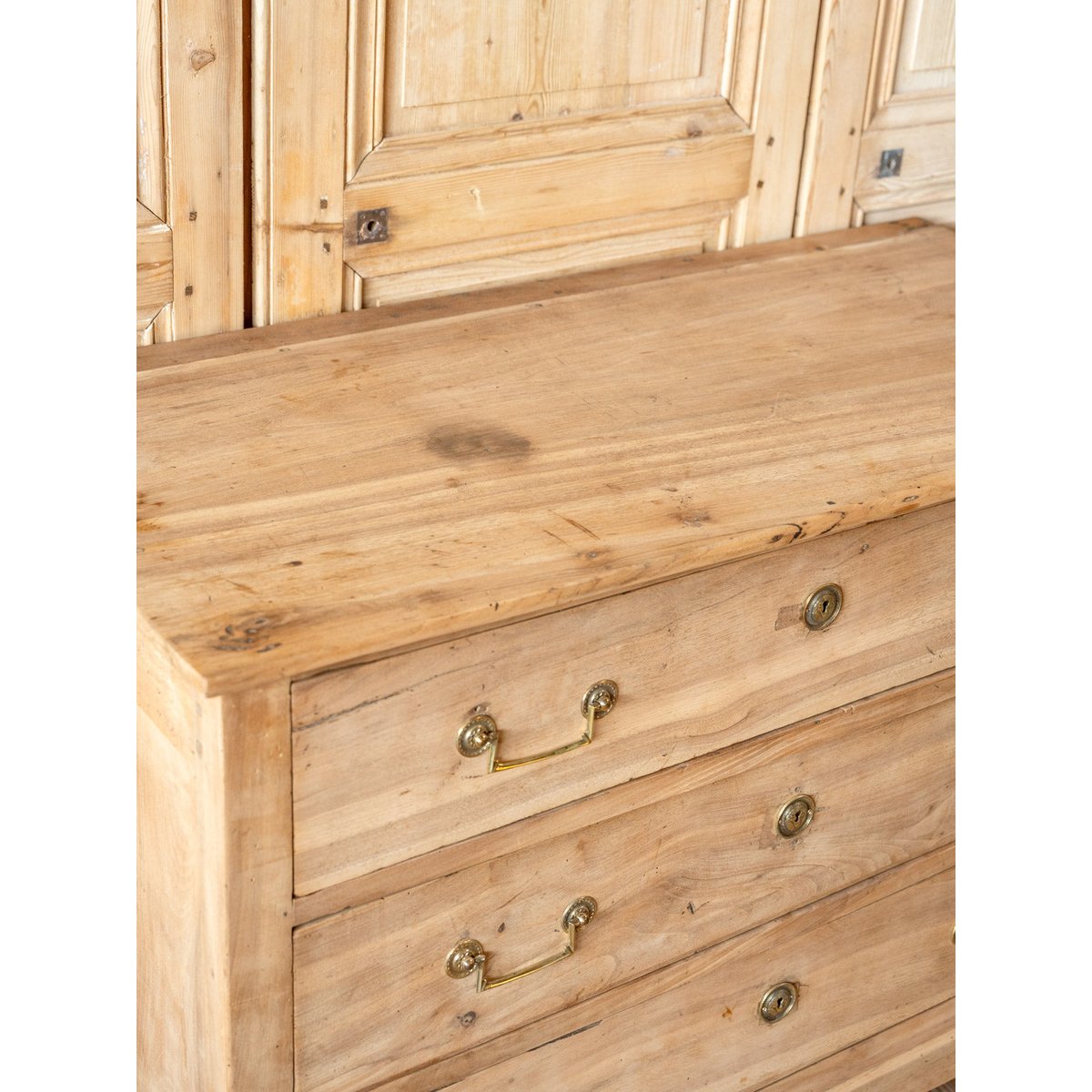 Commode en noyer Garance N°705 - Bon état bois clair, DEBONGOUT