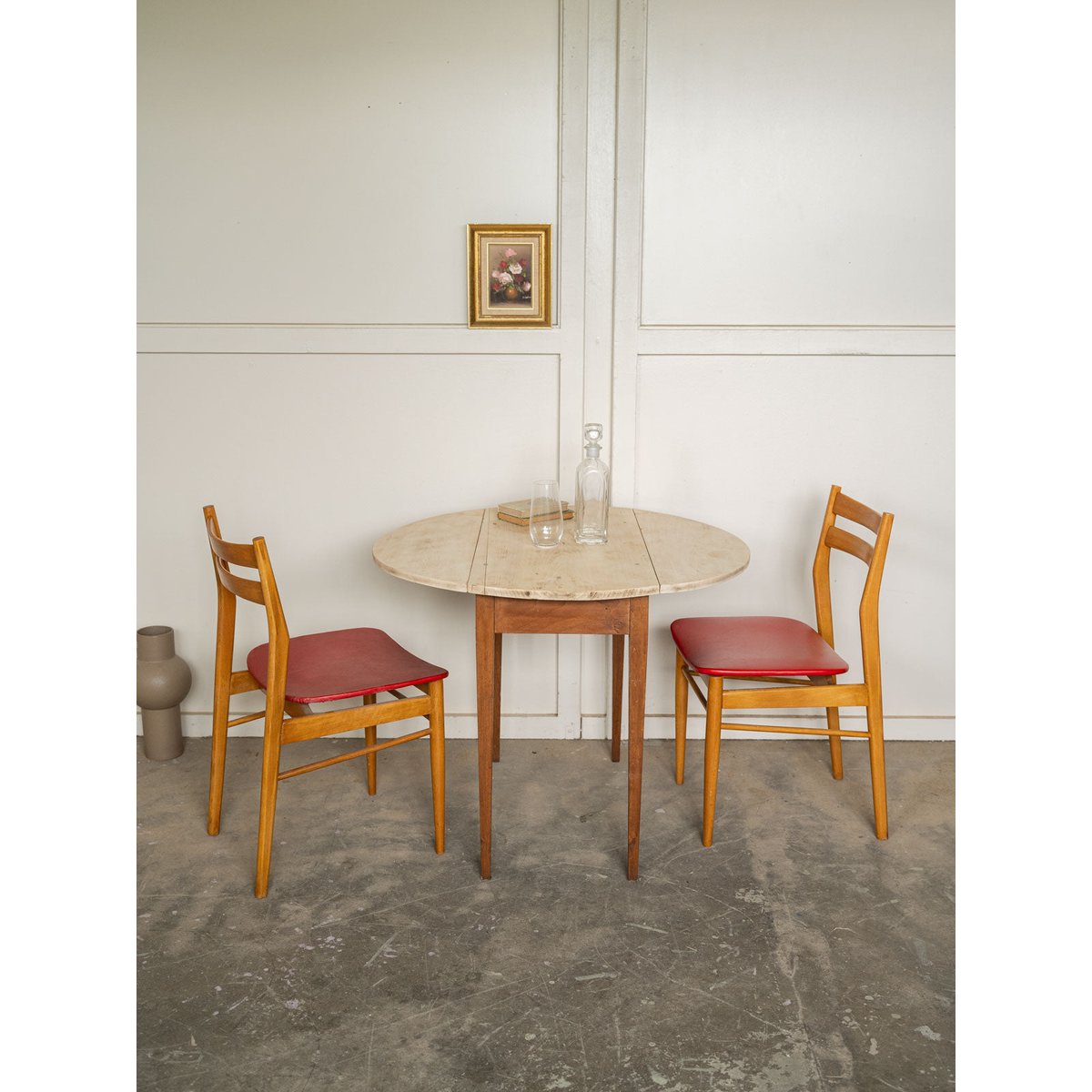 Paire de chaises scandinaves Alma N°2000 - Bon état bois clair, DEBONGOUT
