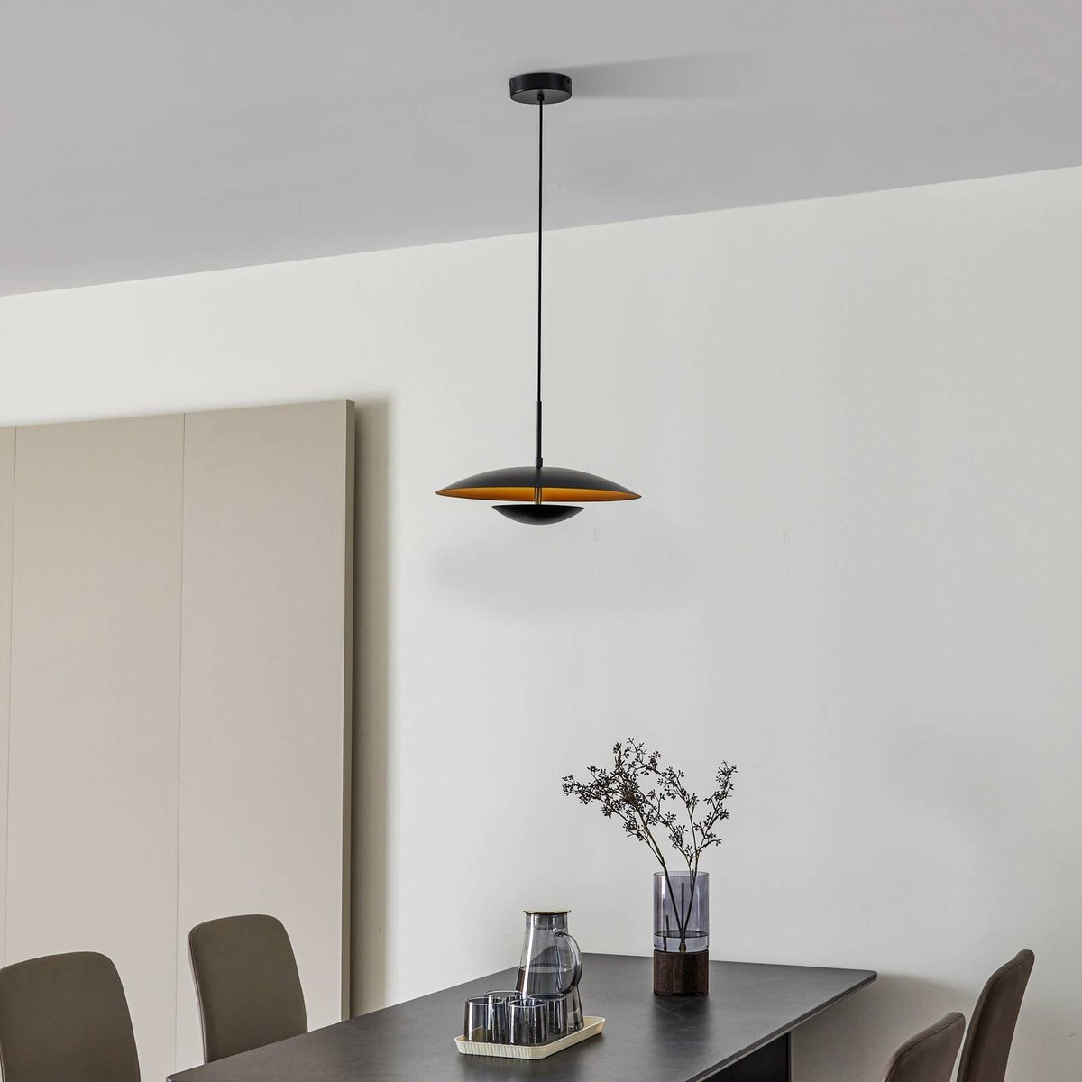 Suspension en métal moderneLED, Tiama noir, or, LINDBY