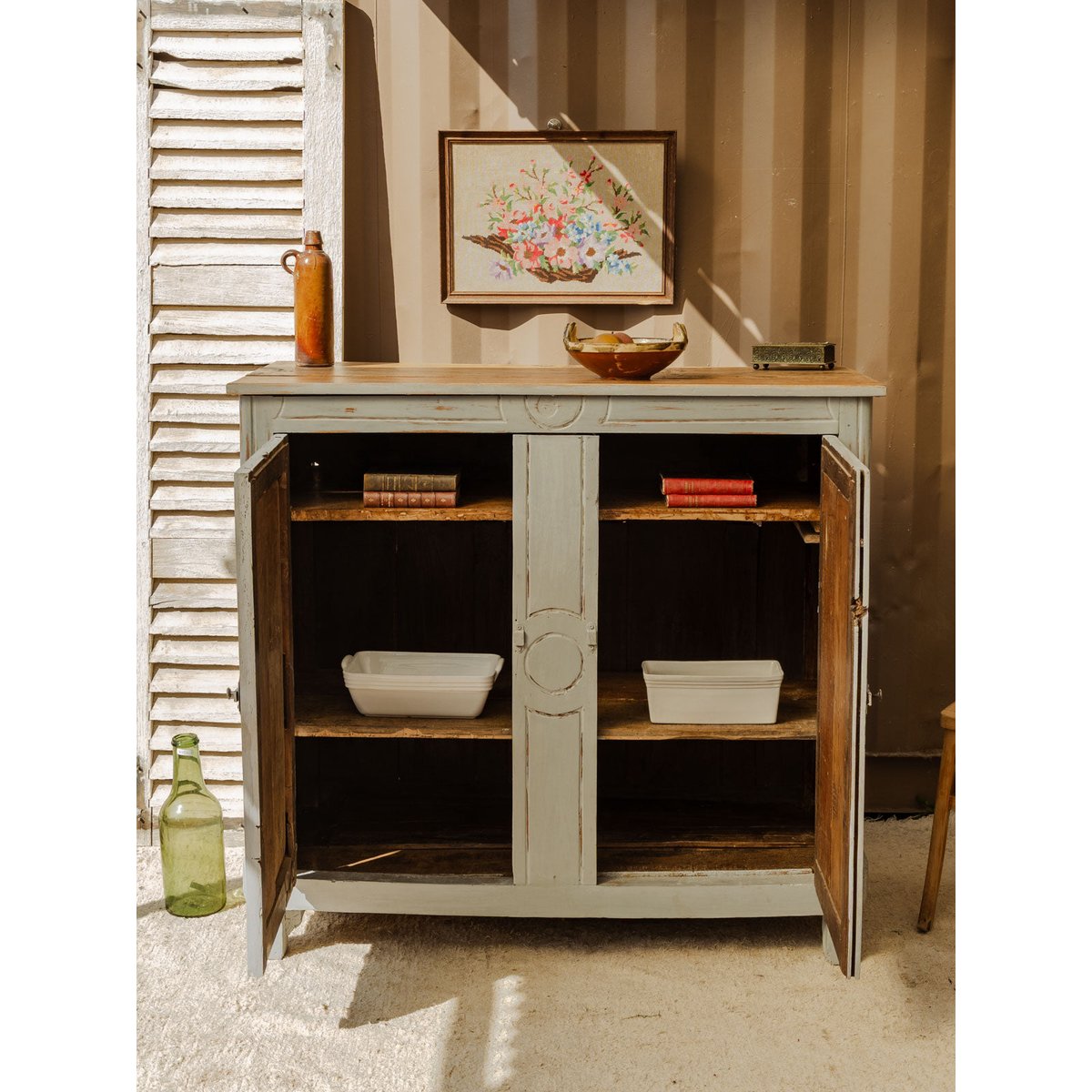 Buffet en bois patiné Gilbert N°1561 - Bon état bleu clair, DEBONGOUT