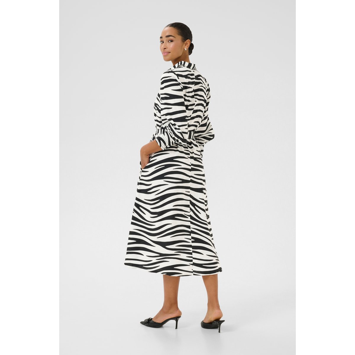 Dress blanc/noir animalier, KAFFE
