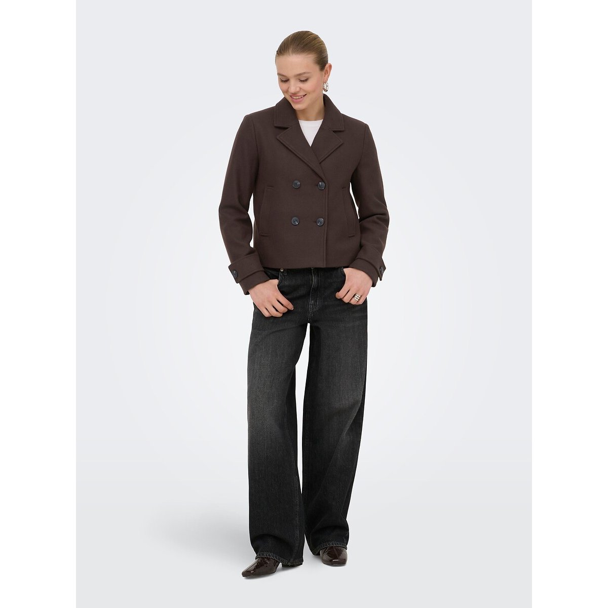 Cappotto corto con colletto tailleur, abbottonato marrone cioccolato, ONLY