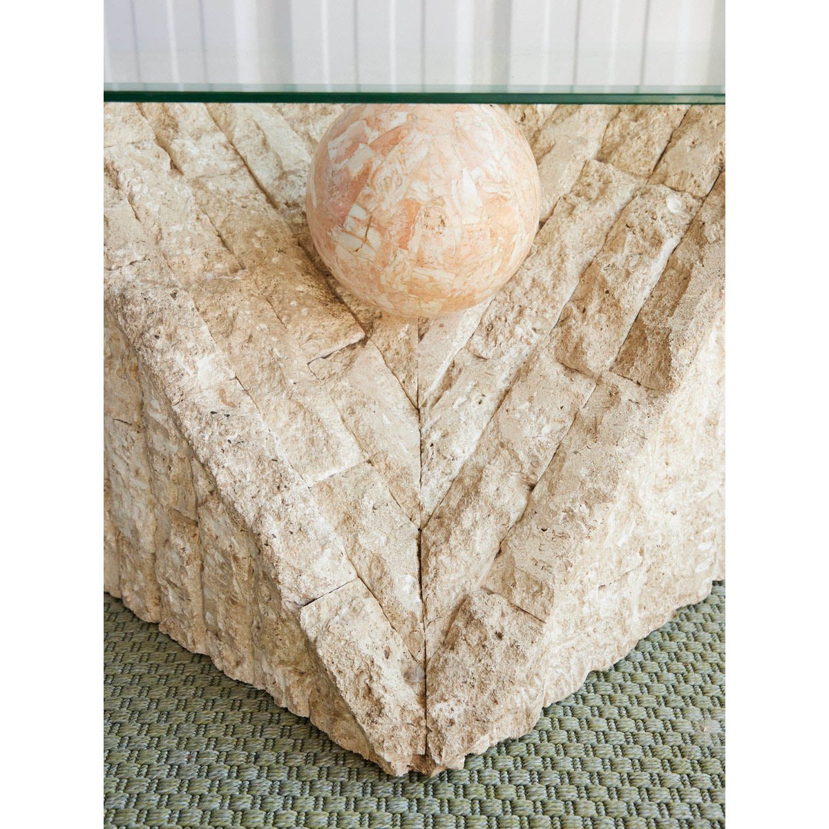Table basse style travertin Marie-Pierre N°91 - Bon état beige, DEBONGOUT