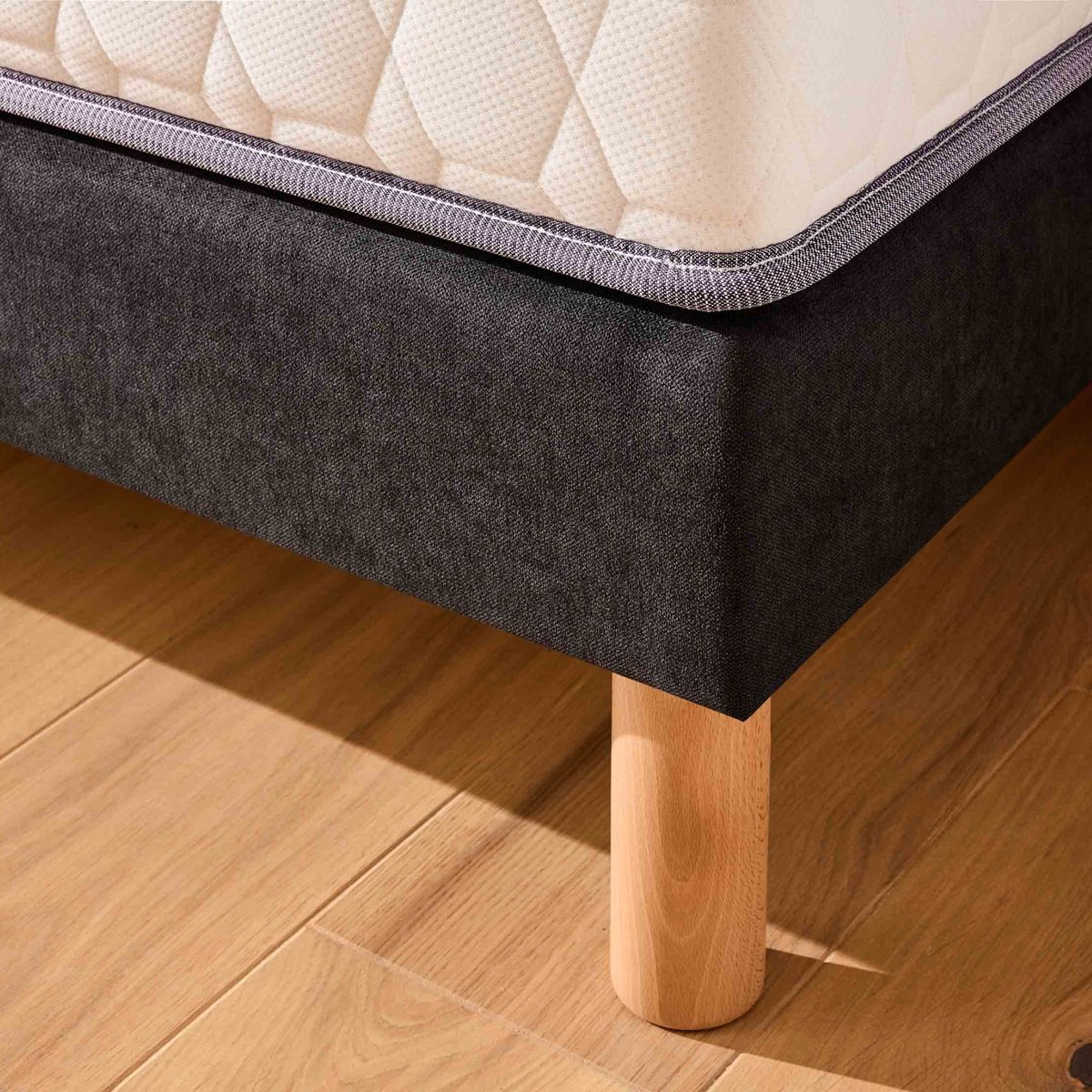 Ensemble matelas ressorts ensachés, mémoire de forme et latex FULL BED, sommier medium et pieds blanc, MERINOS