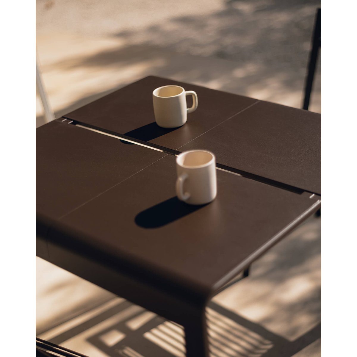 Table Oto 80 x 80 cm - métal pour extérieur, 4 personnes beige piazza, NOO.MA