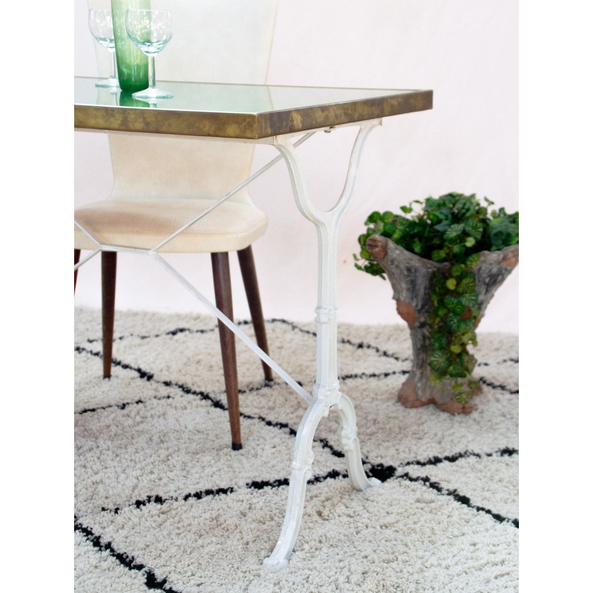 Table à manger bistrot vintage en émail et fonte Denise N°1377 - Bon état vert, DEBONGOUT