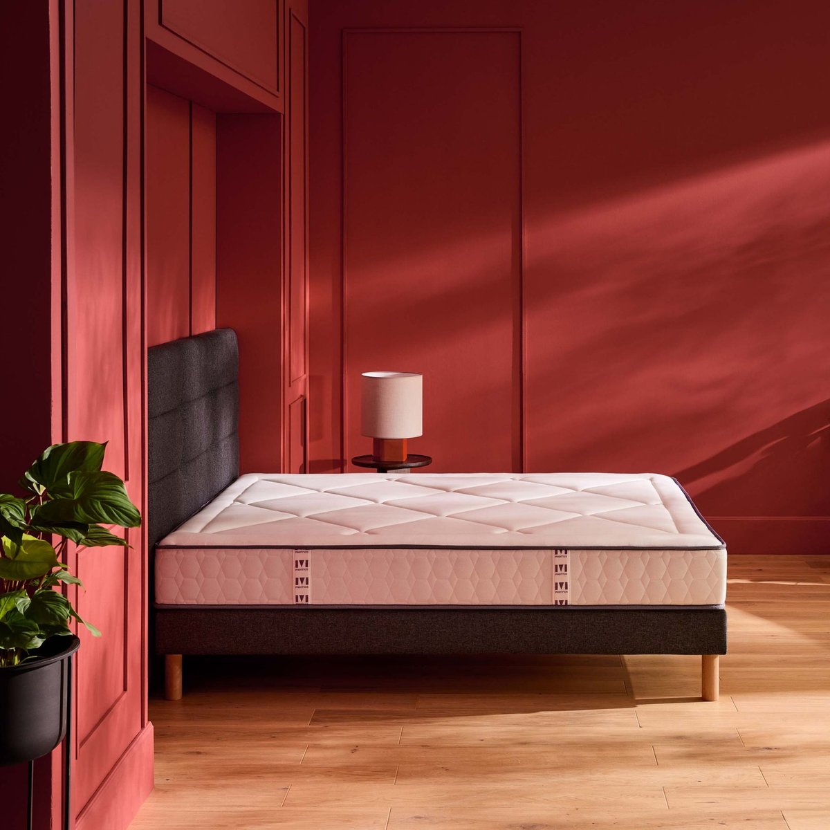 Ensemble matelas ressorts ensachés, mémoire de forme et latex FULL BED, sommier medium et pieds blanc, MERINOS