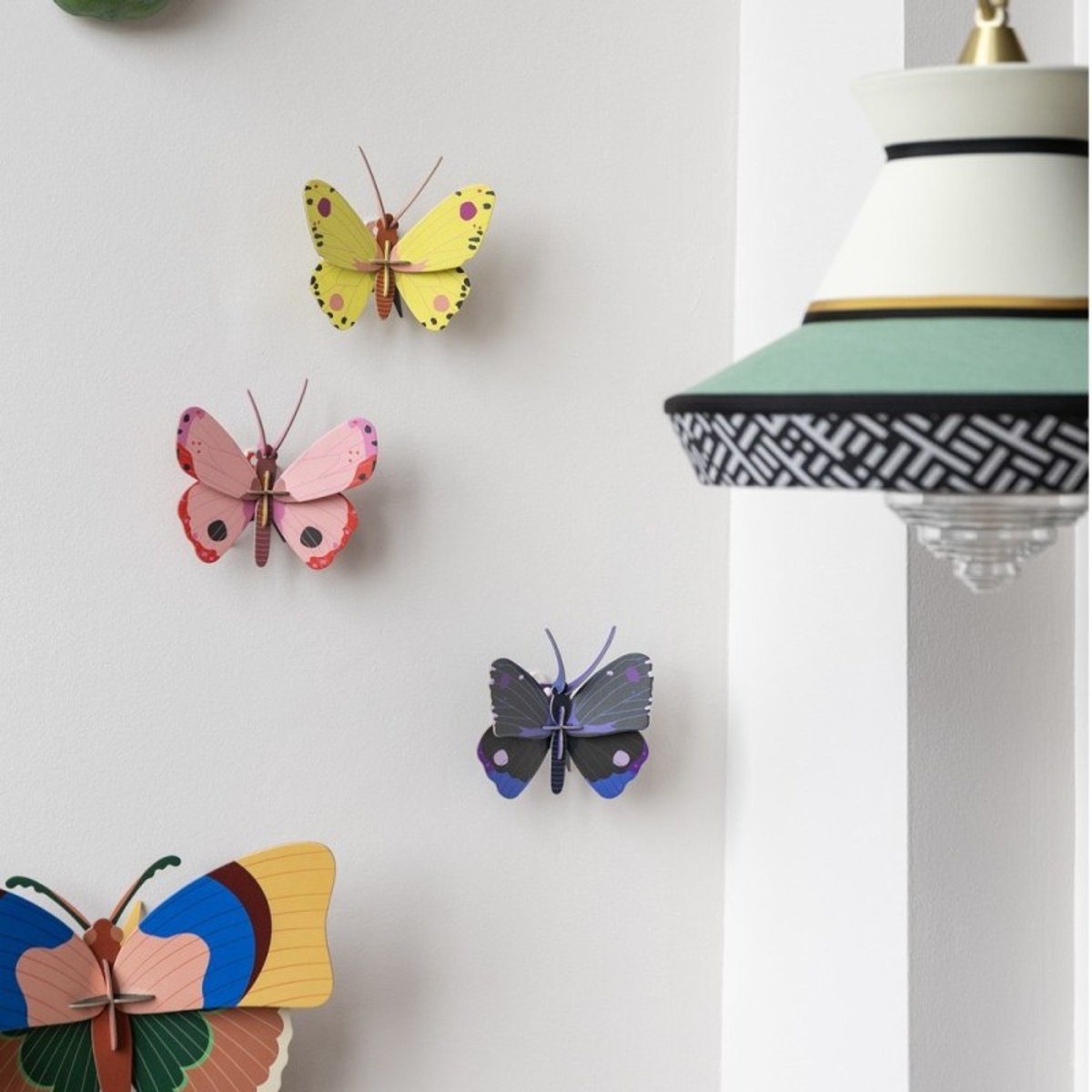 Papillon paon du jour décoration murale en carton bleu, STUDIO ROOF