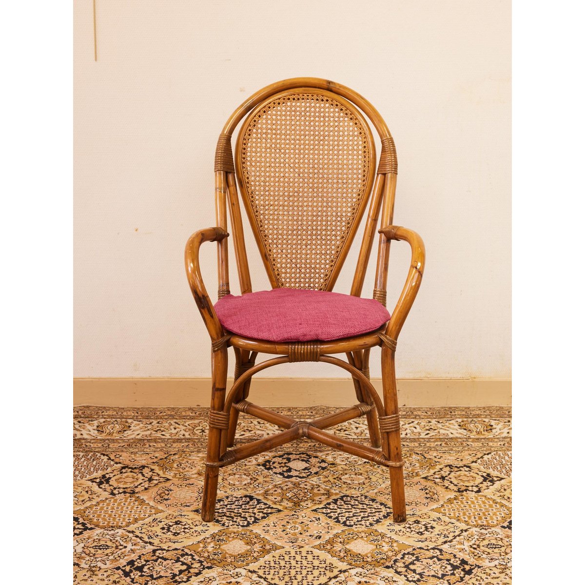 Lot de 3 chaises et 1 fauteuil en rotin Claude N°1584 - Bon état bois foncé, DEBONGOUT