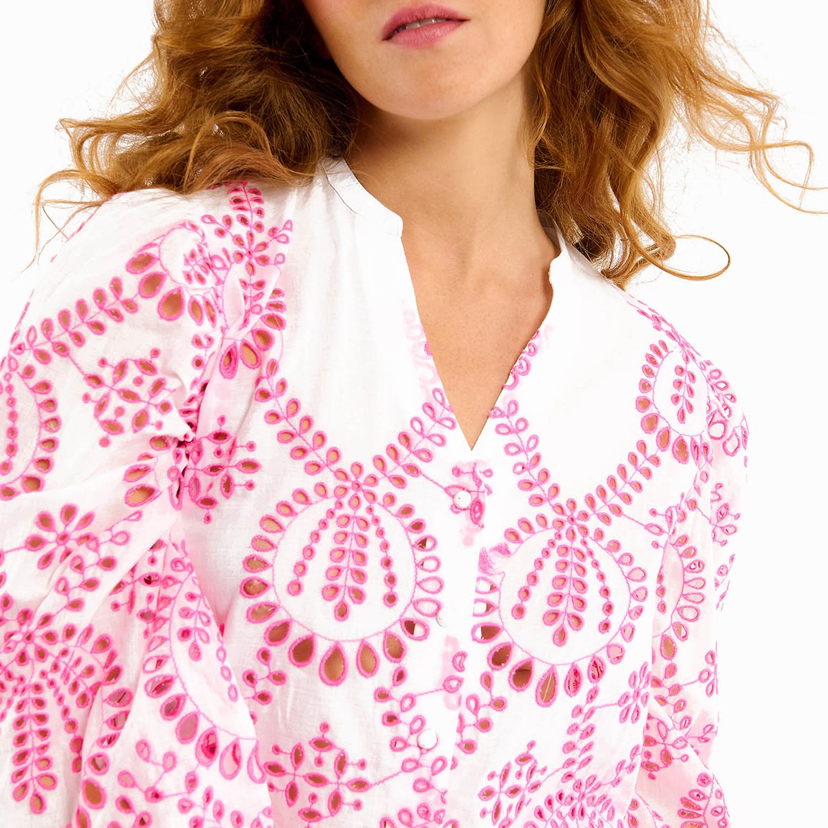 Blouse avec broderies col V CAMINO blanc, WILD