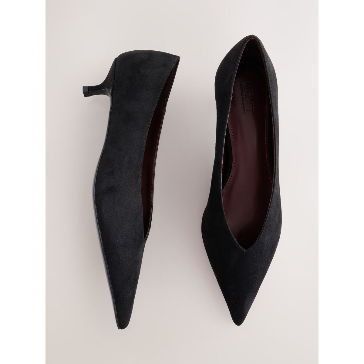Chaussures pointues à talon kitten noir, NEXT