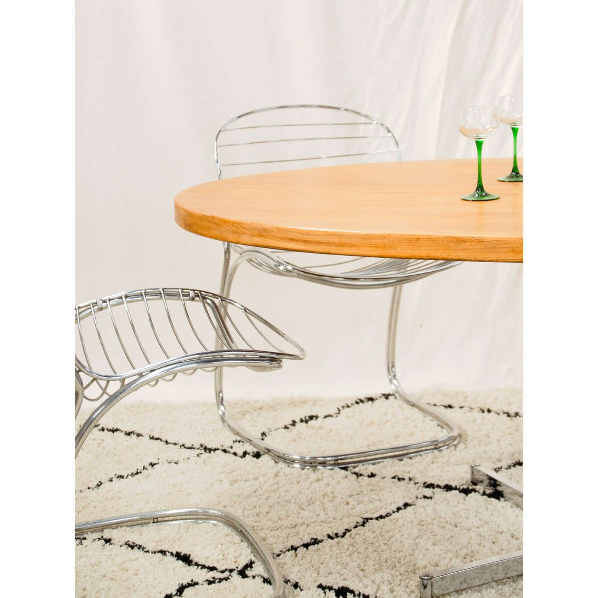 Table à manger ovale en chêne et métal chromé Karla N°1315 - Bon état bois clair, DEBONGOUT