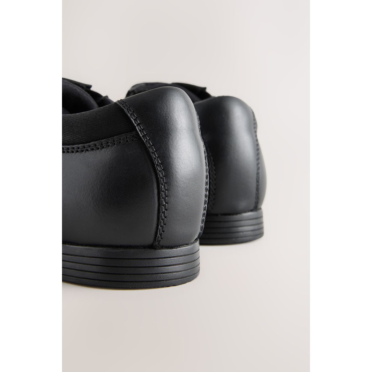 Chaussures d’école en cuir à lacets noir, NEXT