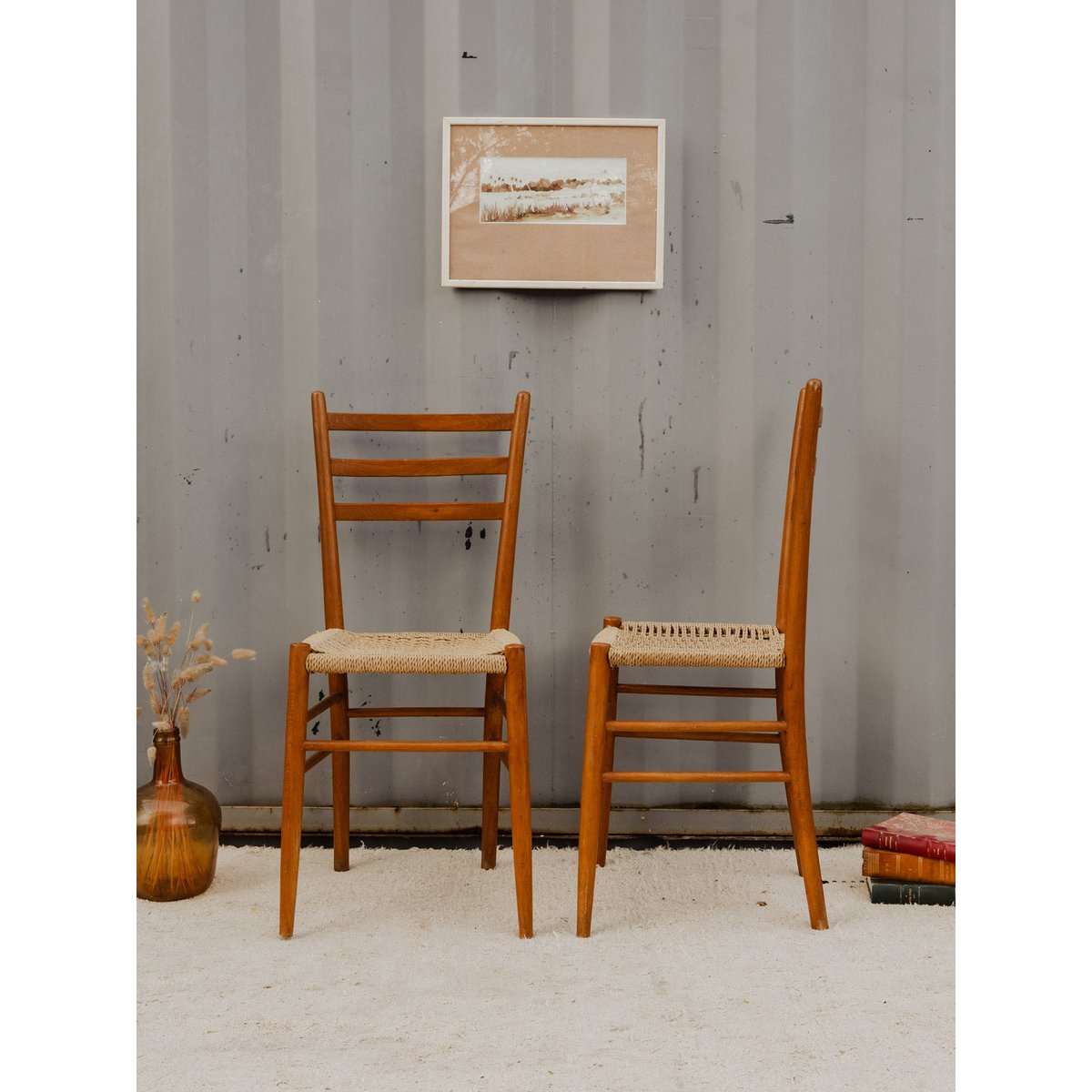 Paire de chaises en bois Claude N°1222 - Bon état bois foncé, DEBONGOUT