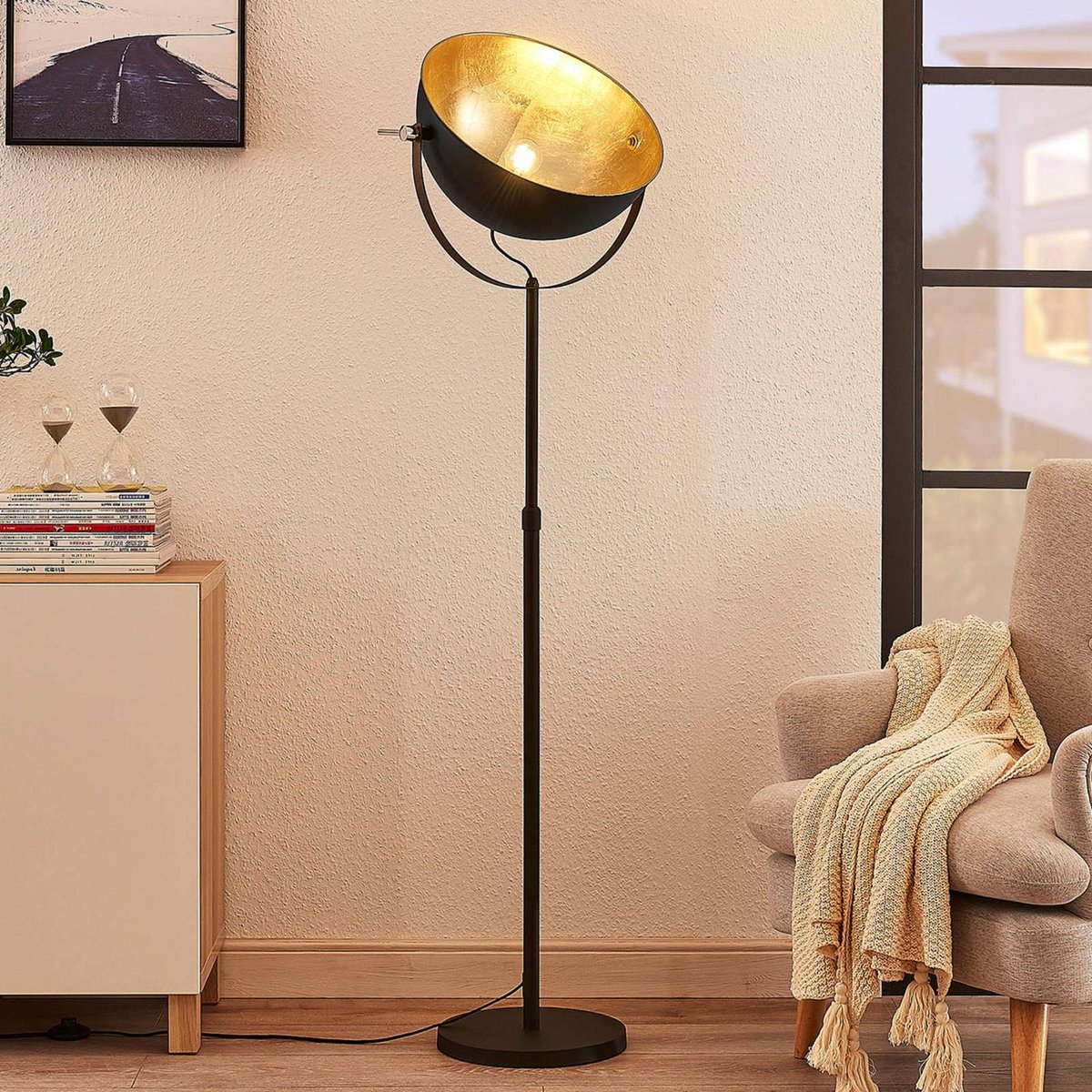 Lampadaire en métal moderne, Muriel noir, or, LINDBY