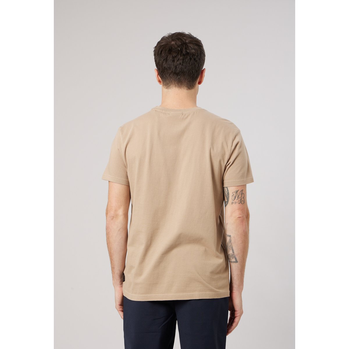 T-shirt homme en 100% coton jersey imprimé chien stylisé DOOD dune, DEELUXE