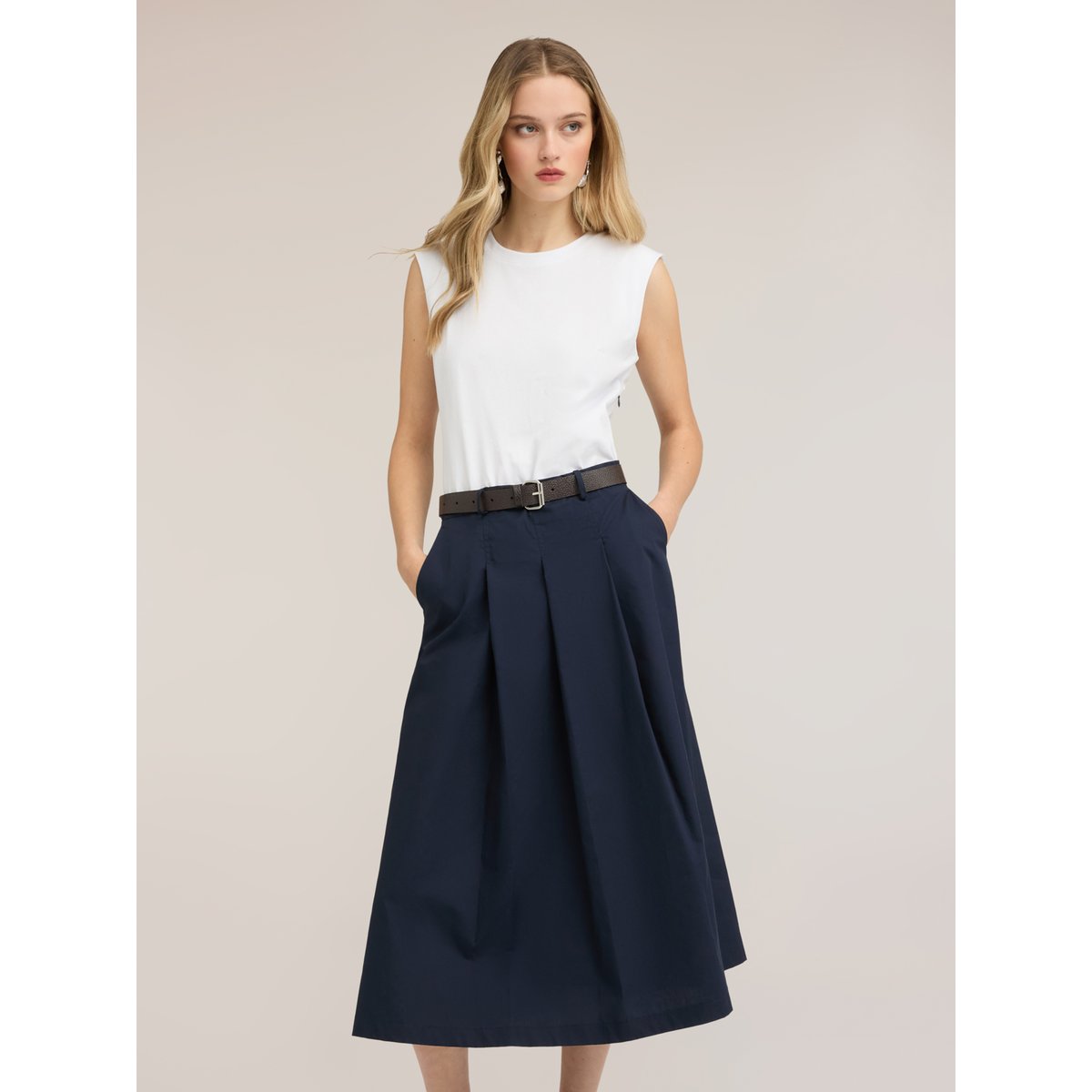 Robe midi avec ceinture et jupe noir, MOTIVI