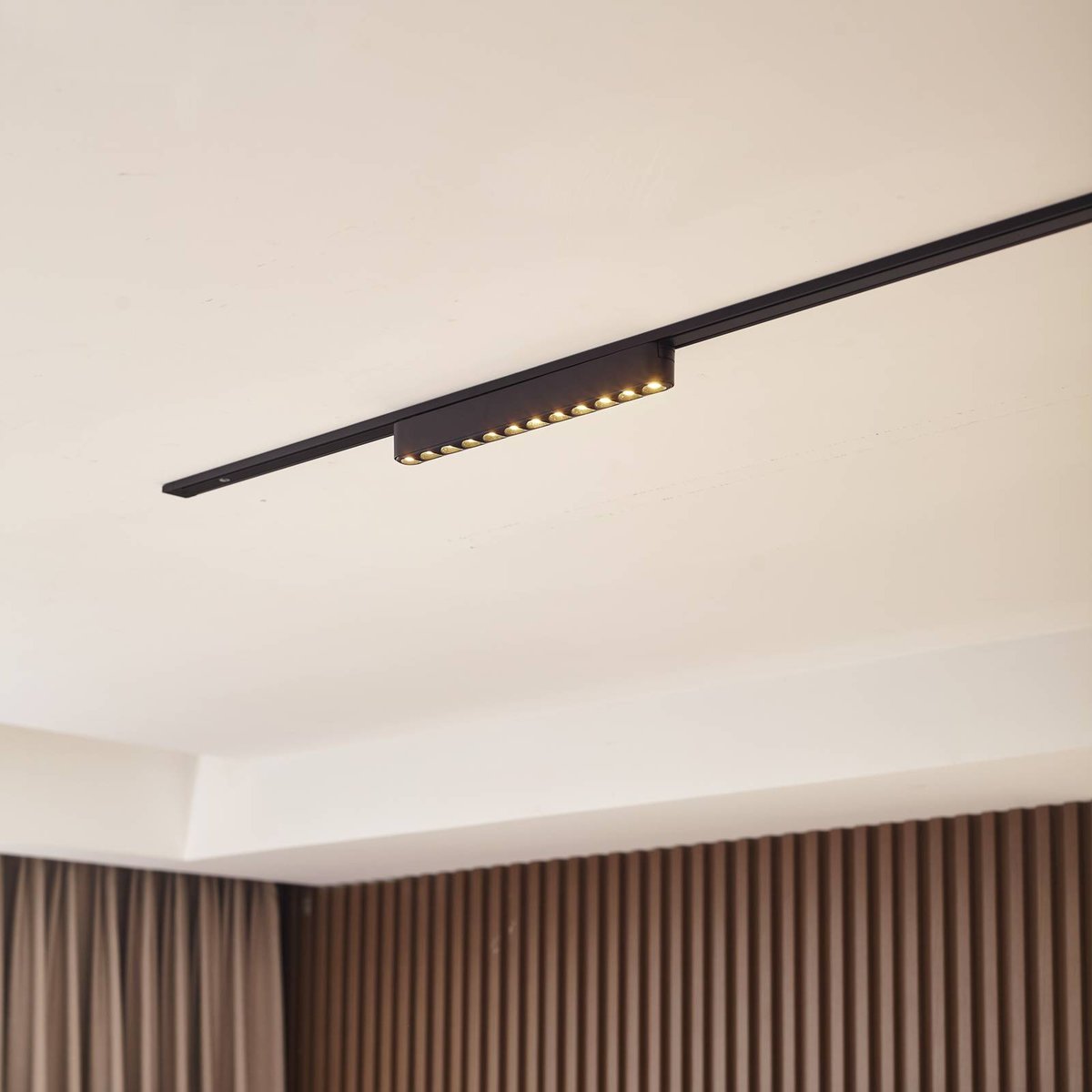 moderneLED, Lumaro 48V noir, LINDBY