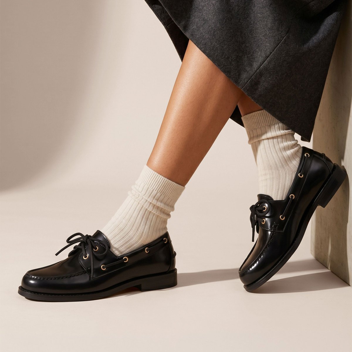 Mocassins bateau Thelma cuir vernis noir, JULES & JENN