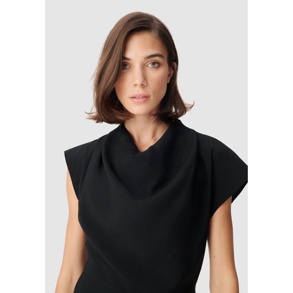 Robe courte col bénitier noir, IKKS