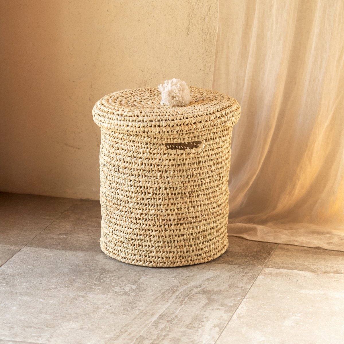 Panière a linge ajourée couvercle pompon - LOJI blanc, HOME MAISON