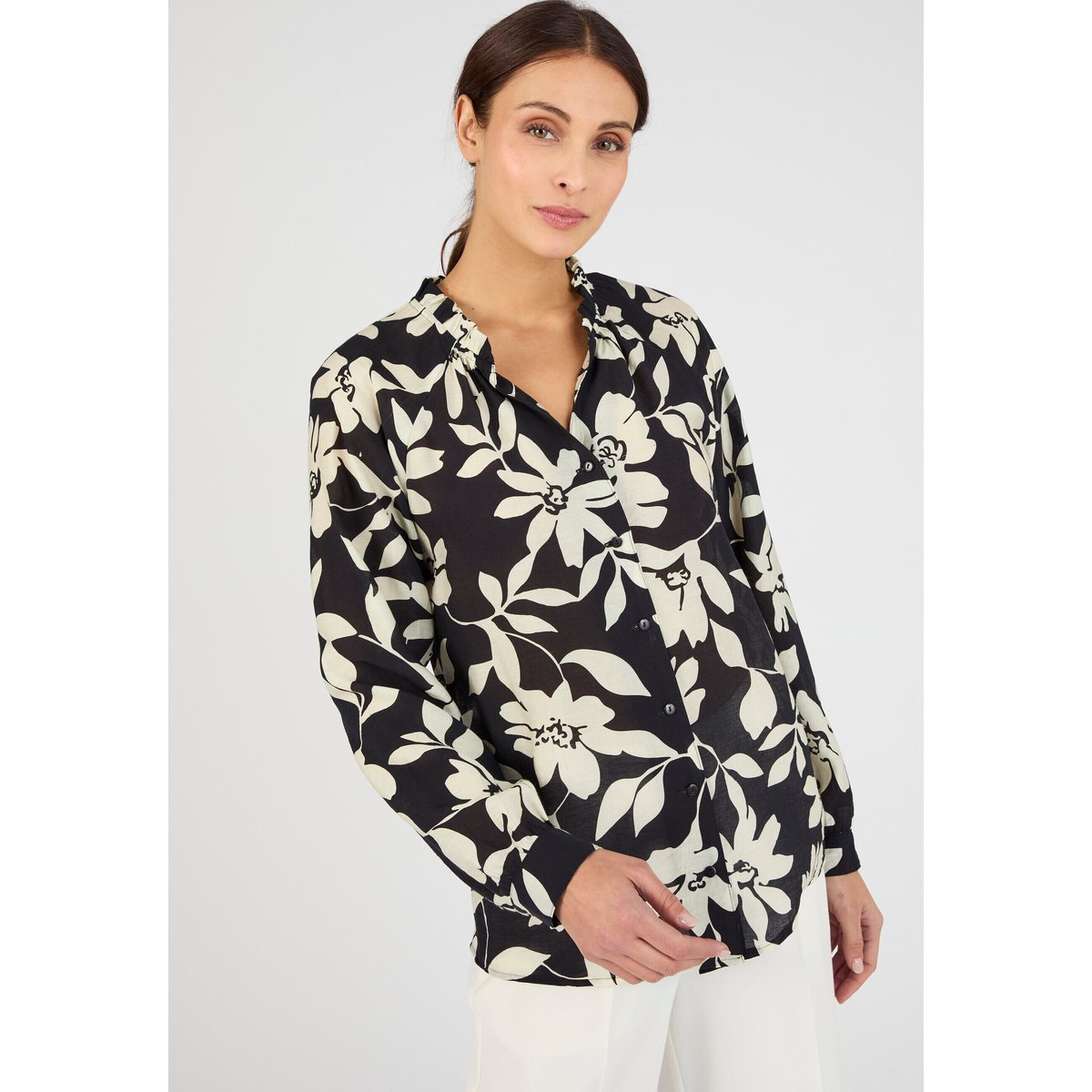 Blouse fluide bicolore noir grandes fleurs, DAMART