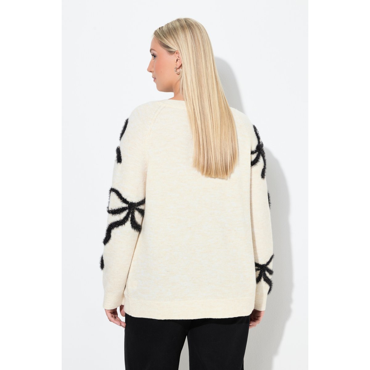 Pull à manches longues et encolure en V craie, ULLA POPKEN