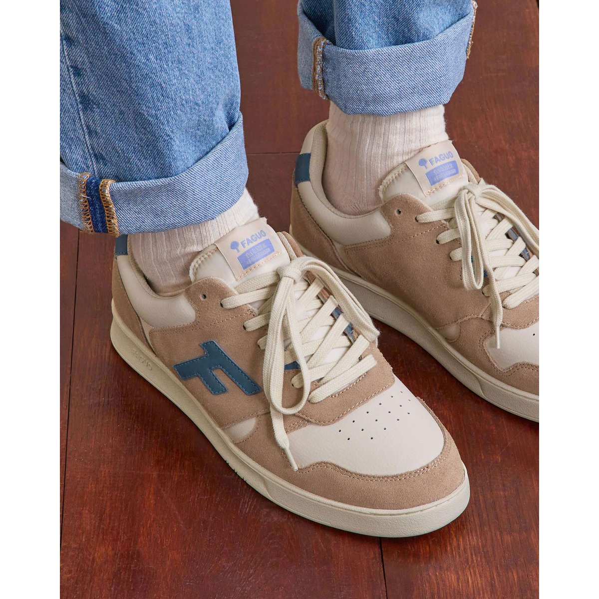 Baskets basses cuir suede PALMER taupe et beige et bleu, FAGUO