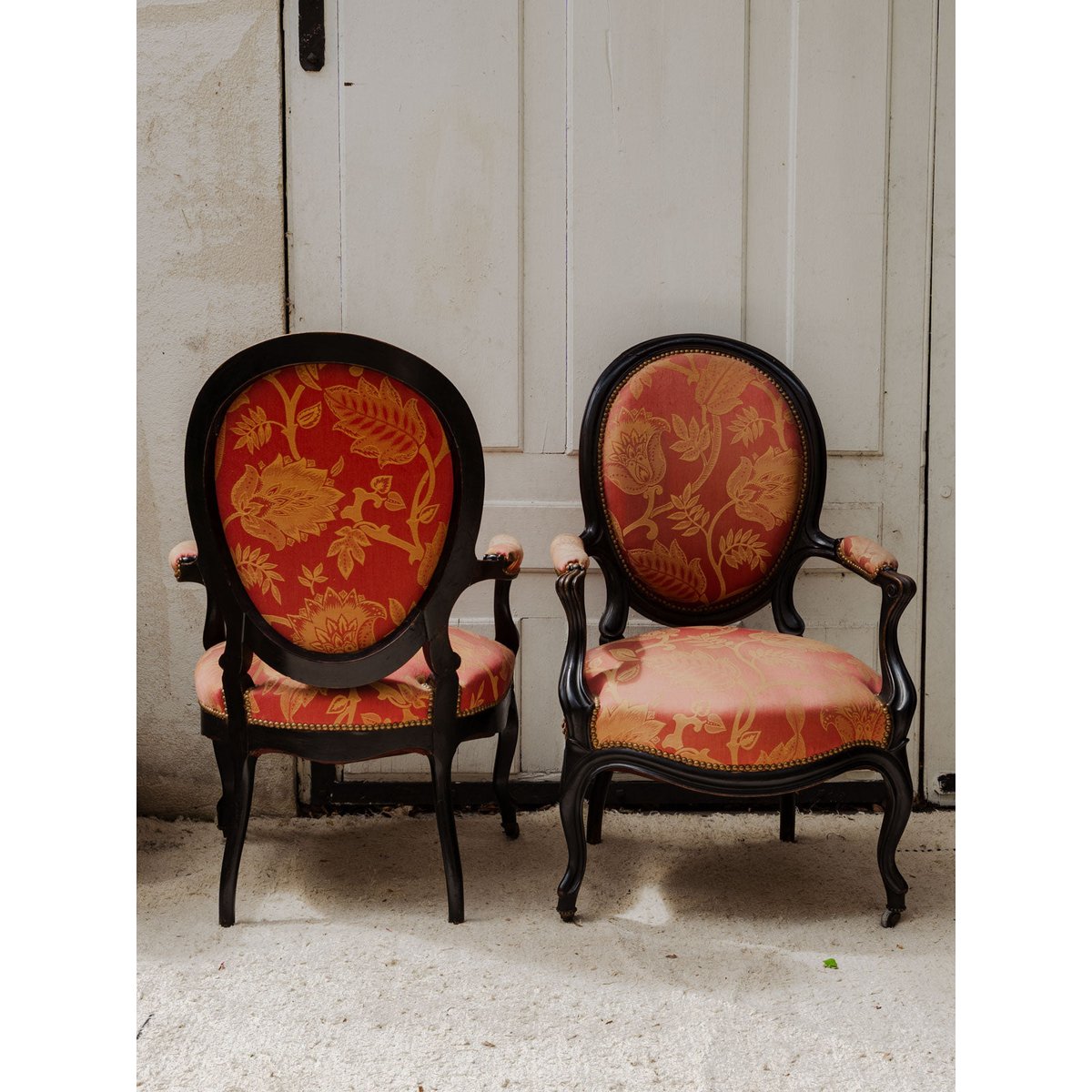 Paire de fauteuils Napoléon III en bois et tissu Ernest N°972 - Bon état noir, DEBONGOUT