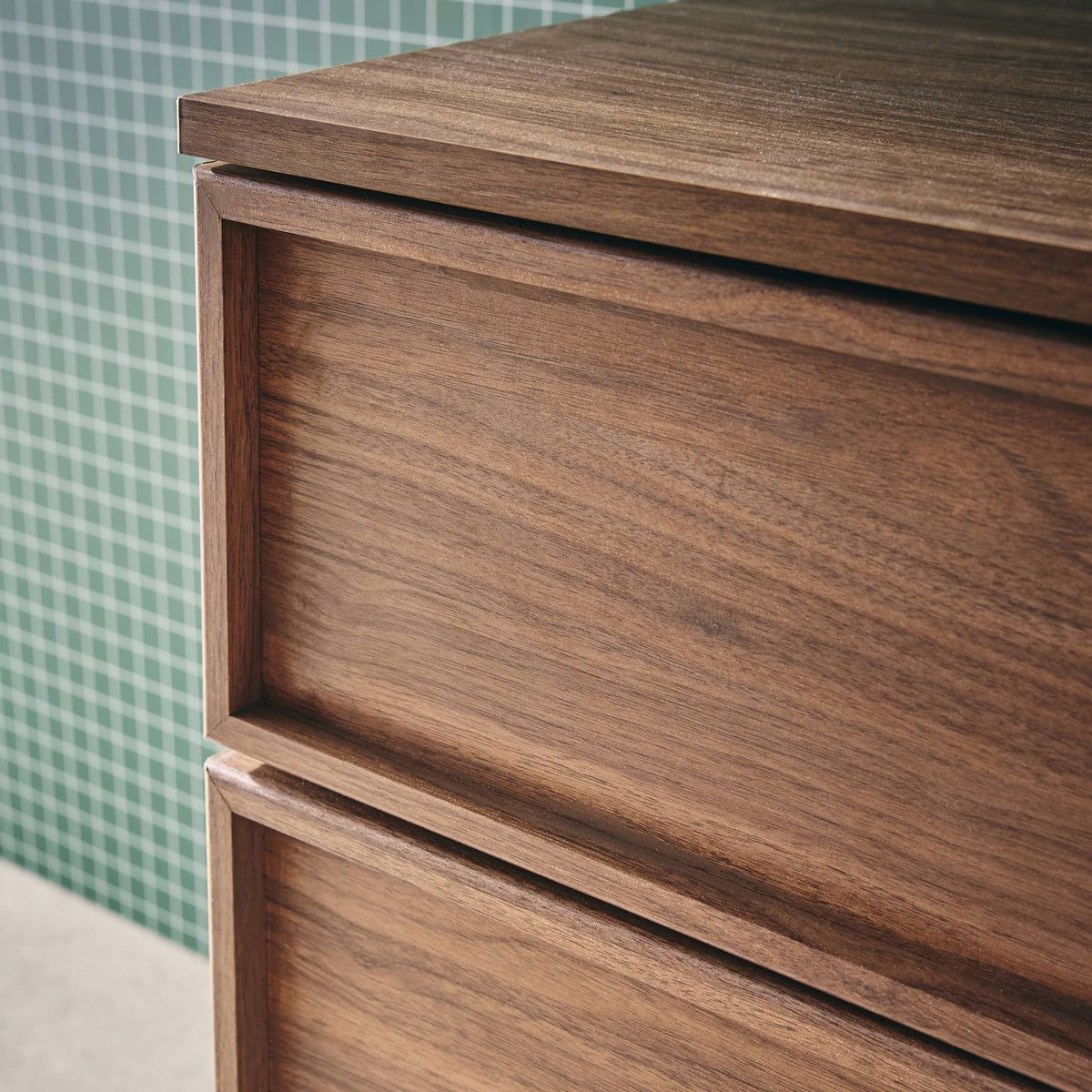 Bureau décor bois 2 portes 2 tiroirs 1 niche 140cm KUBA noyer, SWEEEK