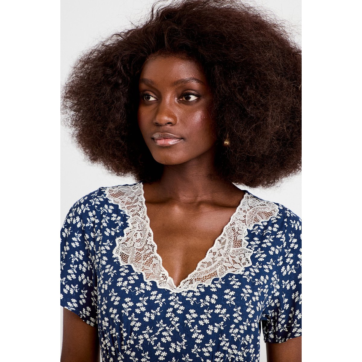 Robe longue évasée col v dentelle bleu marine, CACHE CACHE
