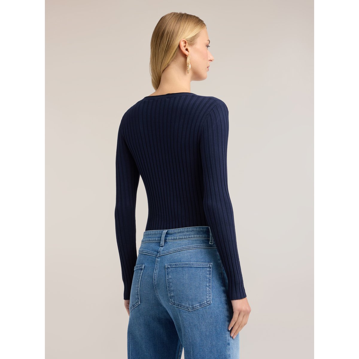 Pull à côtes plates avec encolure en V bleu, MOTIVI