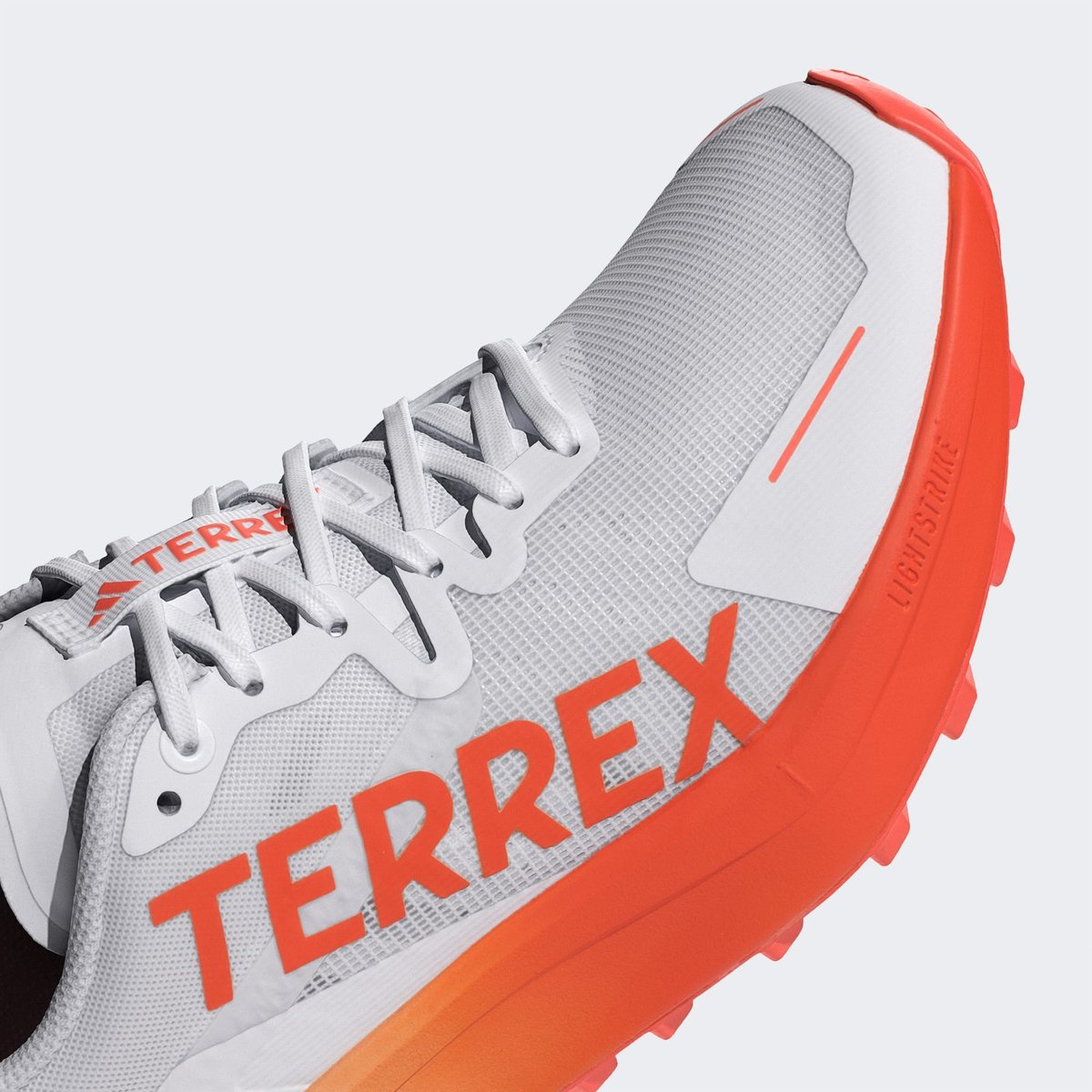 Chaussure De Trail Running Terrex Agravic 3 Chaussure De Trail Running Terrex Agravic 3 cloud white / semi impact orange / dash grey, adidas Performance