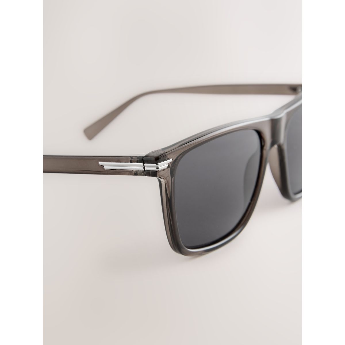 Lunettes de soleil style preppy marron, NEXT