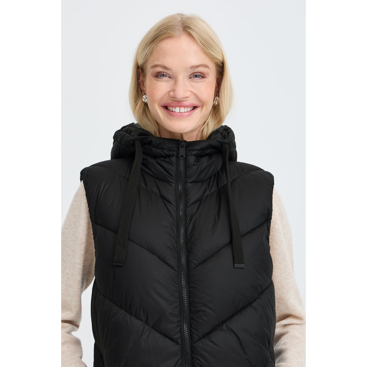 Manteau noir meteorite, B.YOUNG