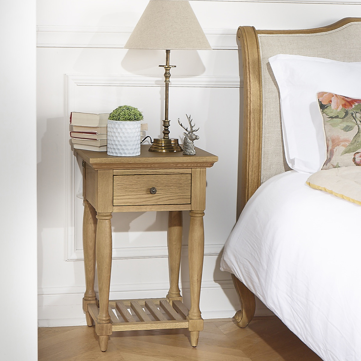 Chevet style shabby chic en chêne EDINBURGH marron, ROBIN DES BOIS