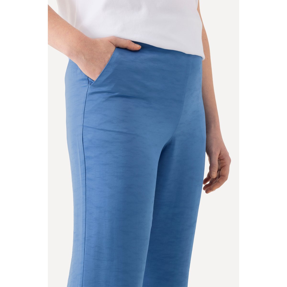 Pantalon de tailleur. Jambe large. Taille bleu jean, ULLA POPKEN