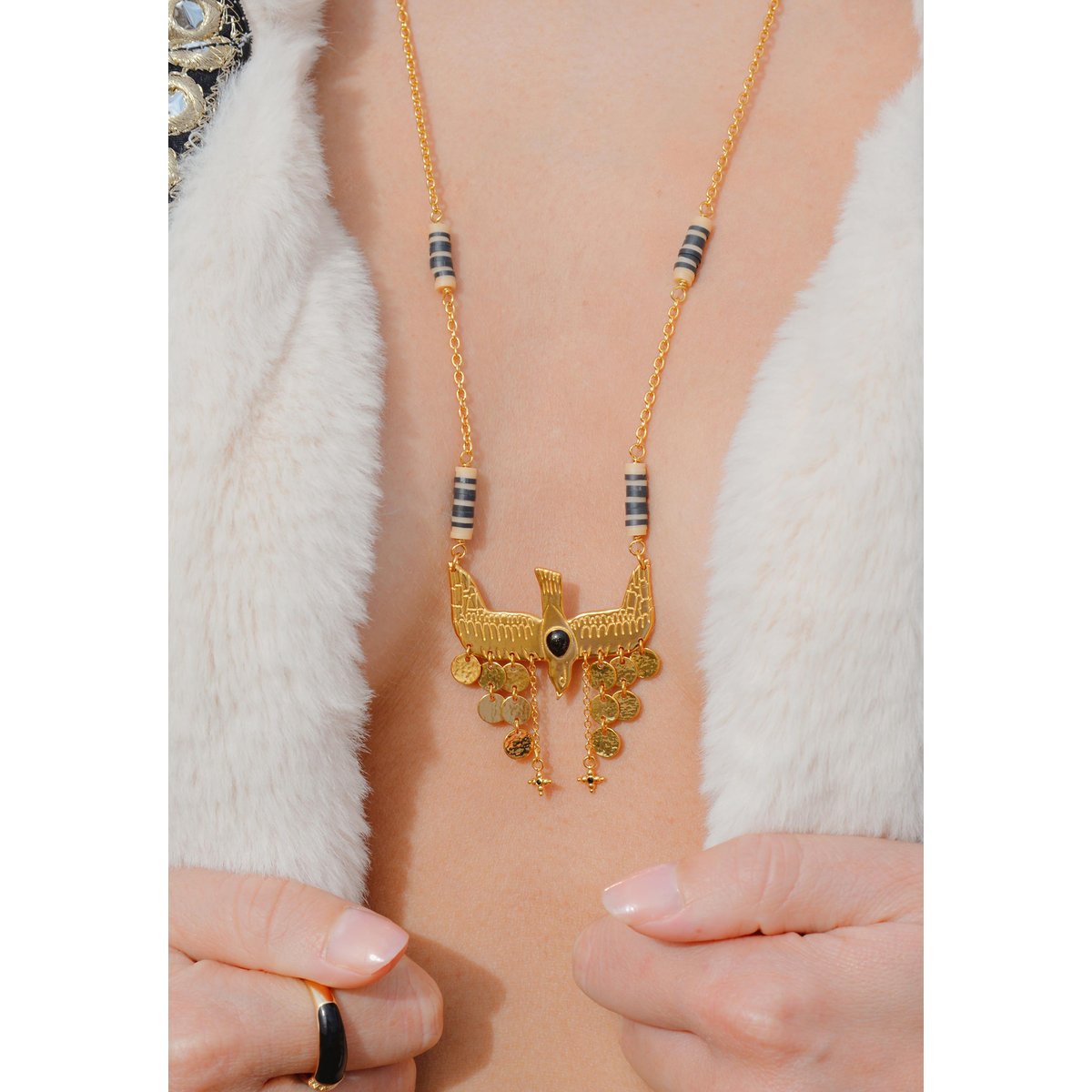 Collier cordon avec pendentif aigle NIPOA noir, HIPANEMA