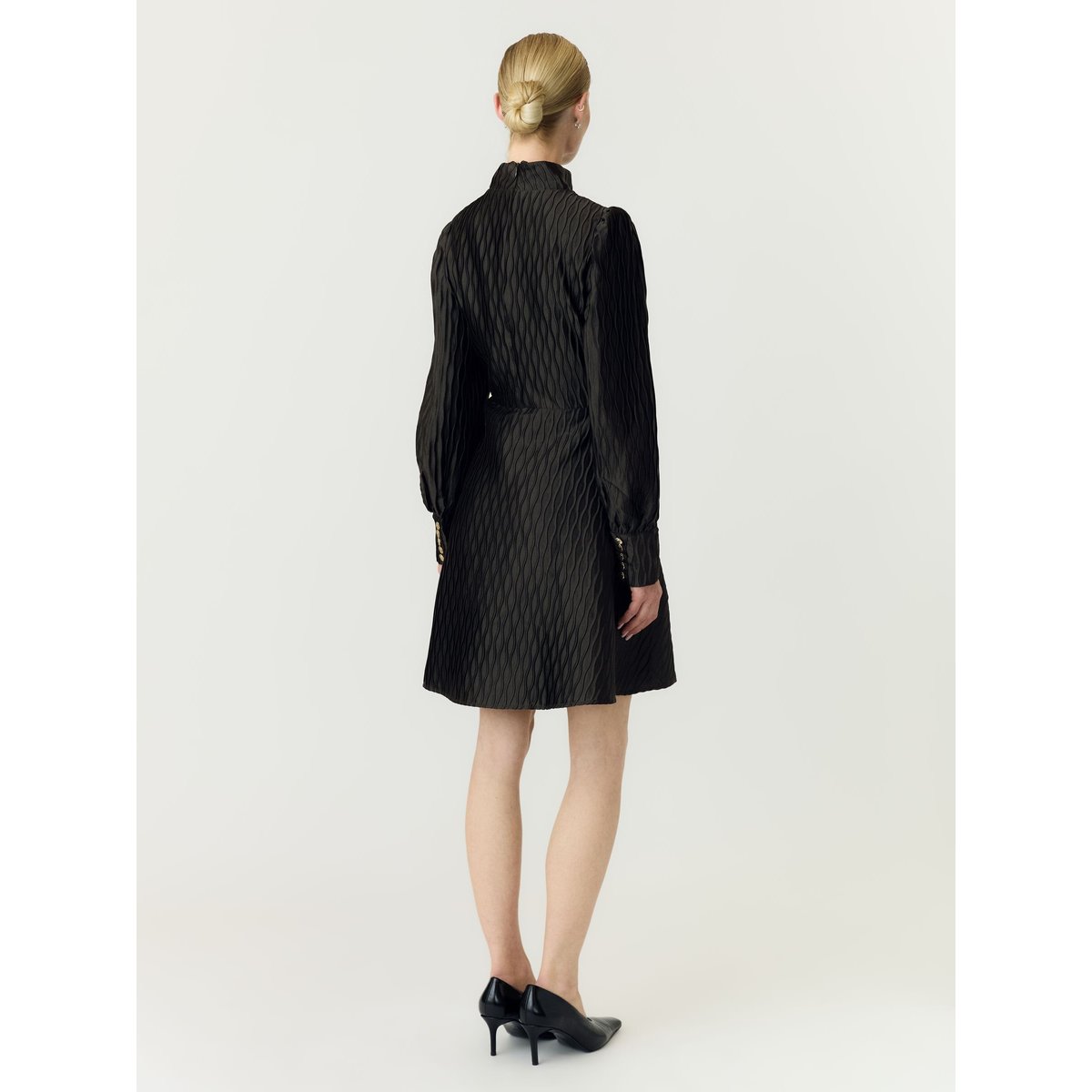 Mini-Robe black, YAS