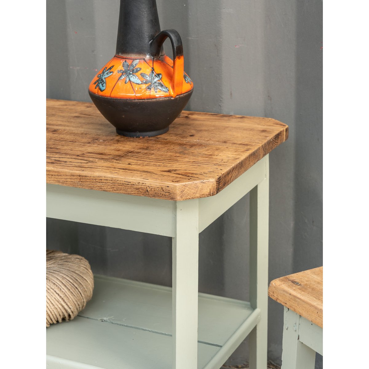 Table d'appoint en bois vert d'eau Francine N°1087 - Bon état bois foncé, DEBONGOUT