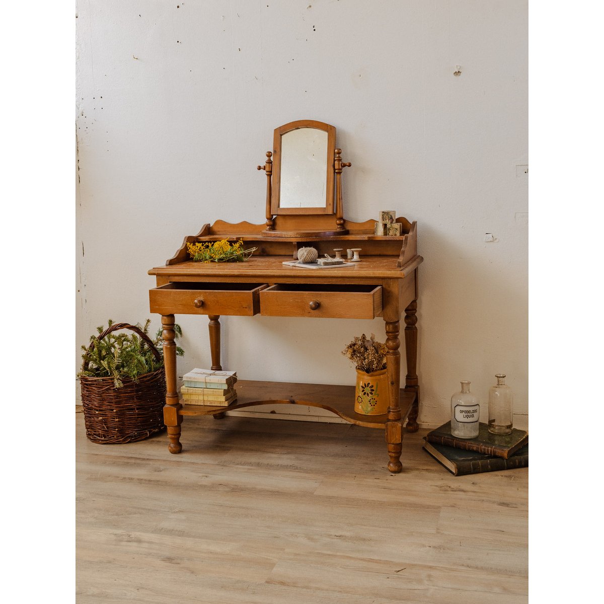 Coiffeuse vintage en bois clair Louise N°259 - Bon état bois clair, DEBONGOUT