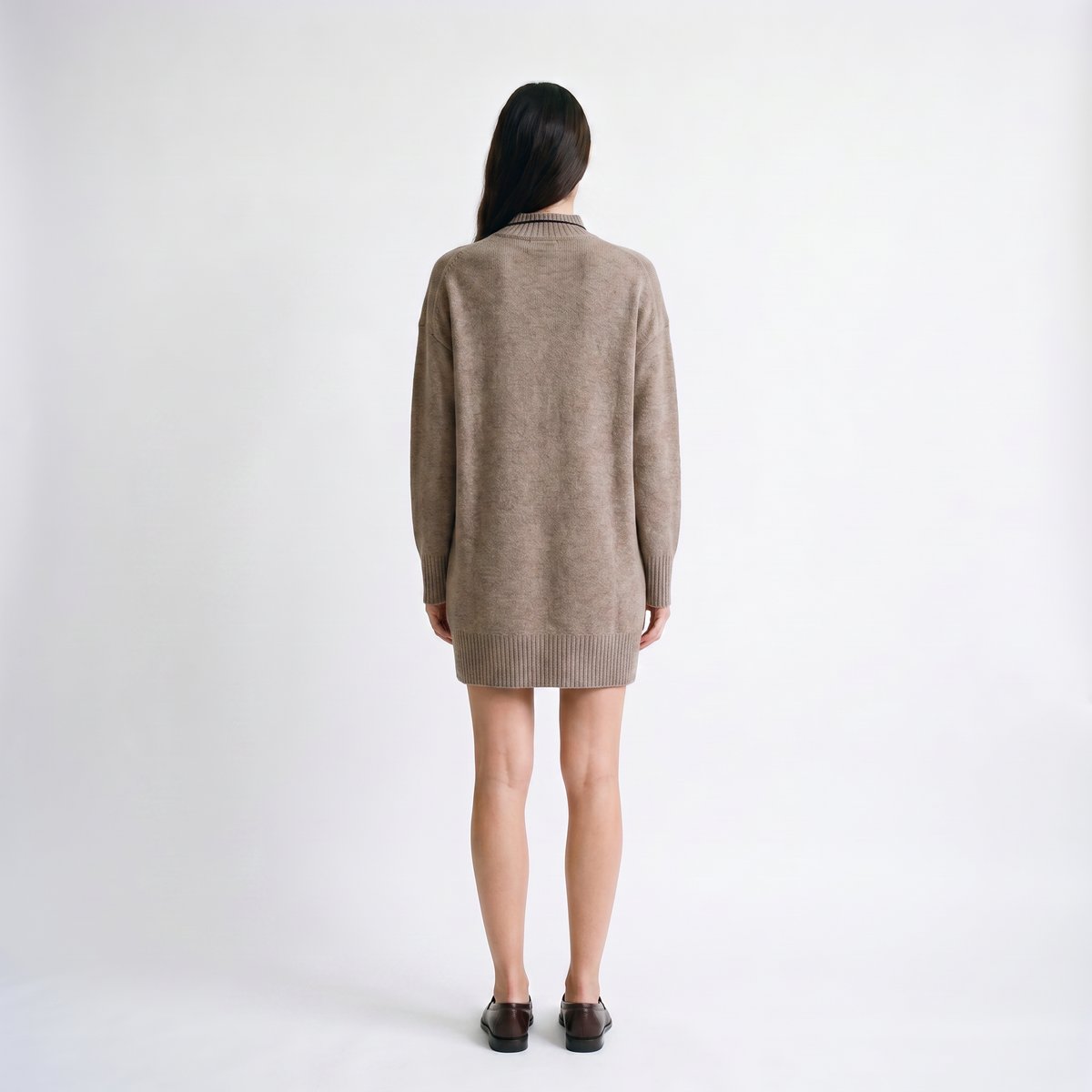 Robe-pull en maille douce avec col montant et manches longues ARIENE marron, ARTLOVE
