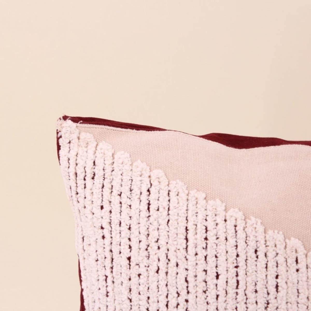 Coussin brodé motifs géométriques 30x50cm bordeaux, ORNAMI