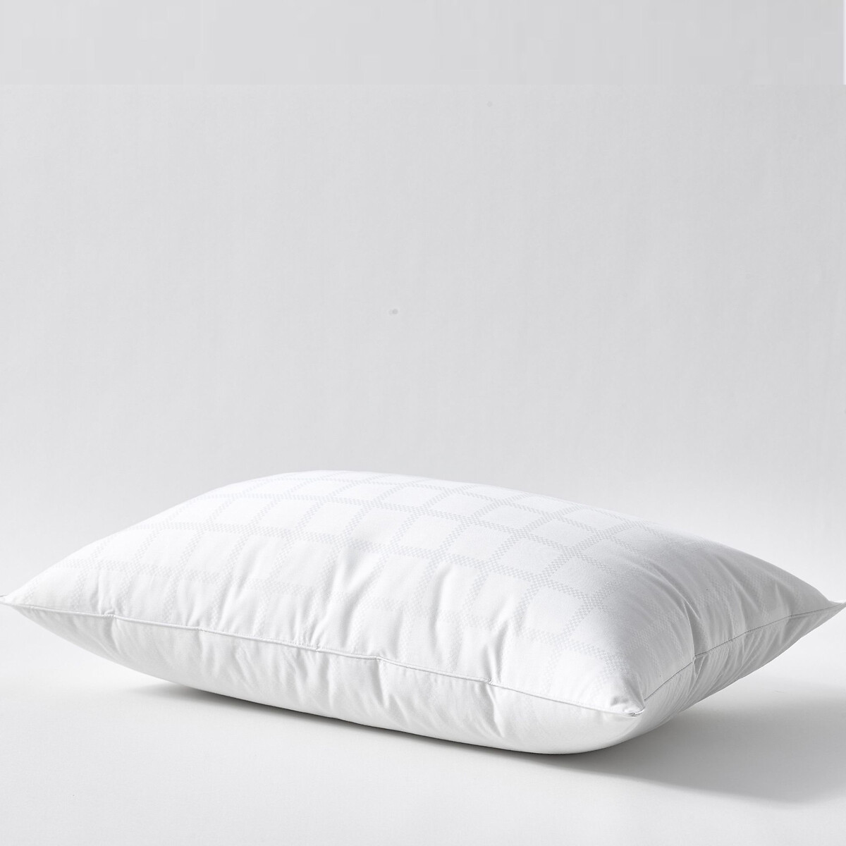 Allergy Defence Hypoallergenic Pillow white, THE FINE BEDDING COMPANY