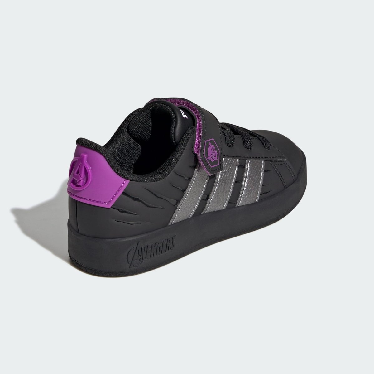 Chaussure Grand Court Adidas Marvel Avengers Enfants Chaussure Grand Court Adidas Marvel Avengers Enfants core black / iron metallic / purple burst, ADIDAS SPORTSWEAR