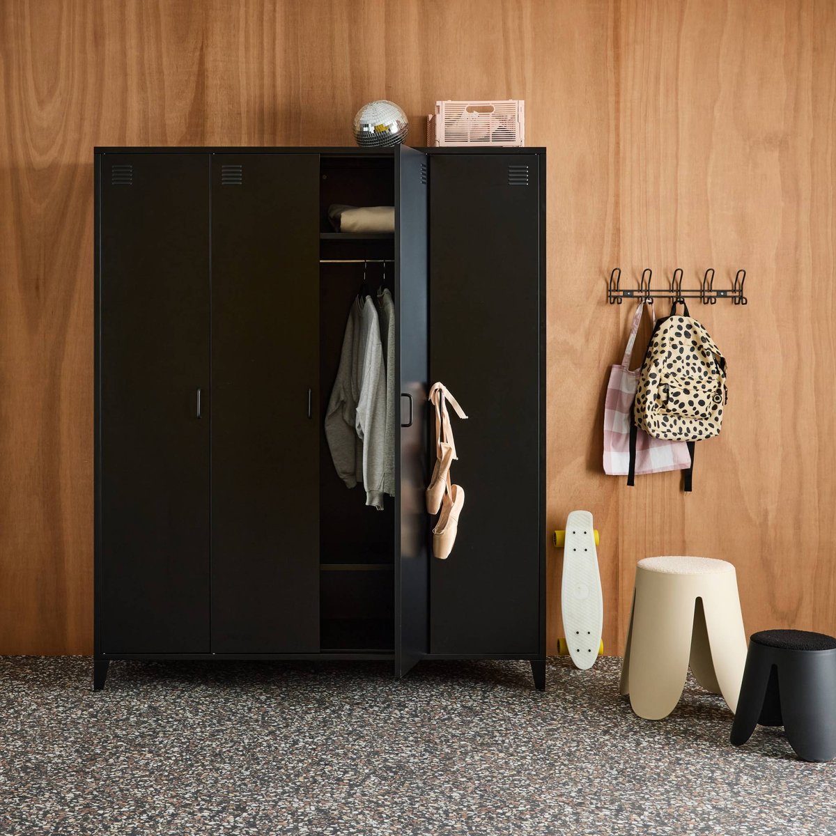 Armoire chambre dressing industriel métal 4 portes, 10 étagères, 1 penderie SOHO noir, SWEEEK